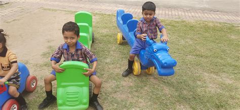 SMT. GINIA DEVI MODERN SCHOOL