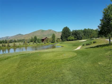 Pickleball at The Valley Club | Bounce