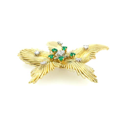 Diamond and Emerald 18K Yellow Gold Floral Brooch For Sale at 1stDibs