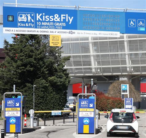 Aeroporto, parcheggiare è un rebus Kiss&Fly utile, ma poco utilizzato