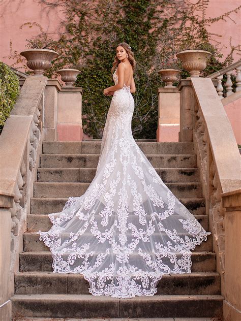Beautiful wedding dresses with long trains online