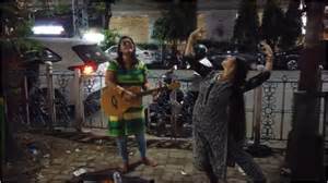 Kolkata women's song and dance video on In Dino is something you'll ...
