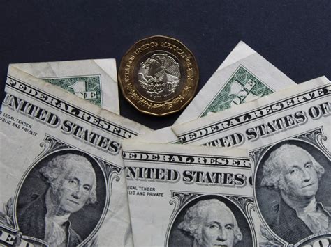 Precio del dólar hoy: El peso mexicano toca nuevo mínimo y cotiza en 17.32