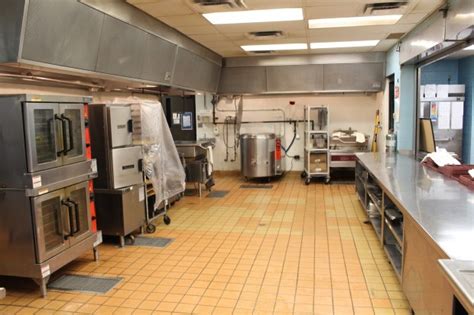 Lorain County Jail inmates help prepare daily meals - Morning Journal