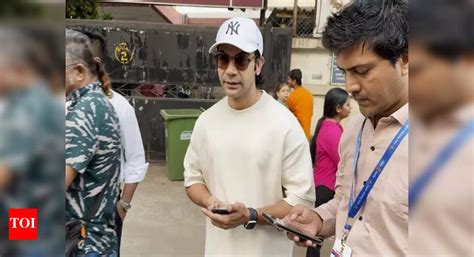 Maharashtra polls: Actors Akshay Kumar, Rajkummar Rao, Shubha Khote ...