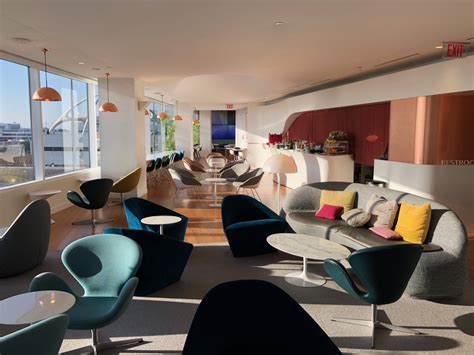 Review: Virgin Atlantic Clubhouse Los Angeles (LAX) - Live and Let's Fly