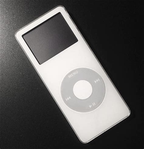初代 iPod nano が最新型に交換されて返ってきた件