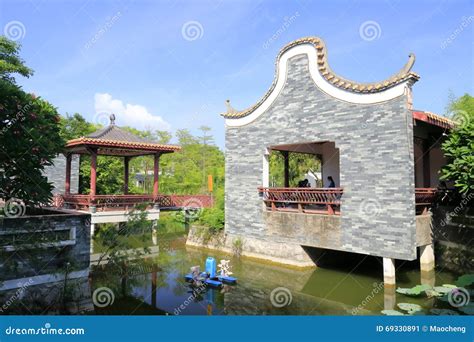 Chinese classical garden editorial photo. Image of architecture - 69330891