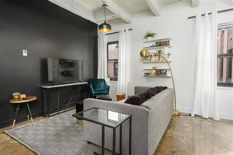 The Lawrence House - Chicago, IL 60640 | ApartmentGuide.com