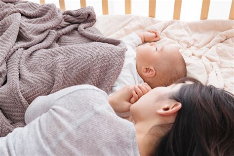 梦到抱婴儿是什么意思（宝宝睡眠安全比喝奶还重要）-幼儿百科-魔术铺