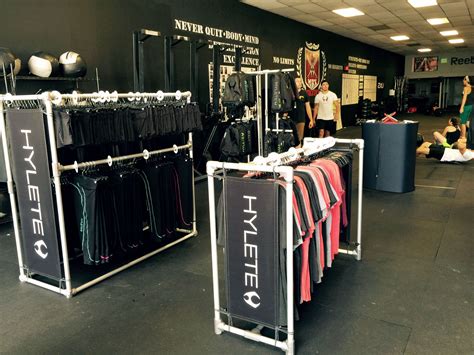 39 Diy Retail Display Ideas From Clothing Racks To Signage - Free Word ...