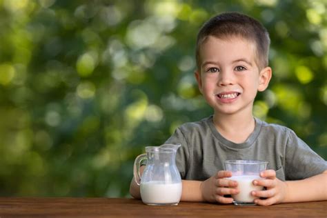 Is Your Child Gulping Down Raw Milk? Paediatrician Shares 3 Major ...