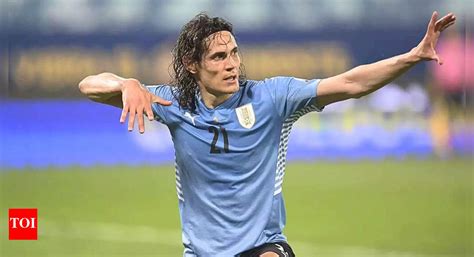 Edinson Cavani: Uruguayan legend Edinson Cavani announces retirement ...