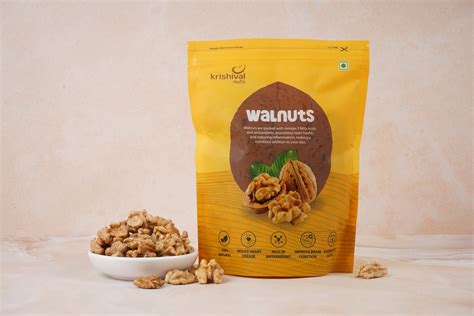 Almonds vs Walnuts Nutrition Comparison | Health Benefits Explained