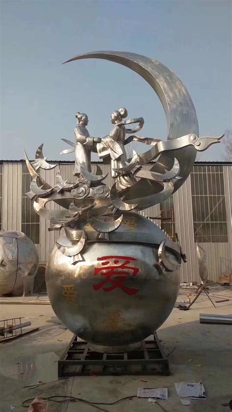 玻璃钢熊雕塑装饰湖南购物中心墙面有创意_方圳玻璃钢厂