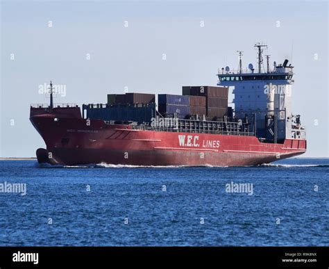 Small Container Ship 的图像结果