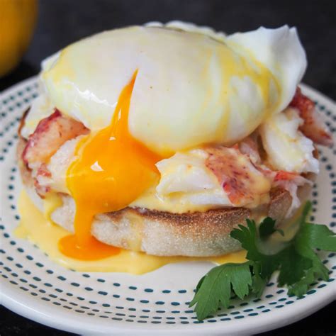 Eggs Benedict Charleston Sc at Kaitlyn Corkill blog