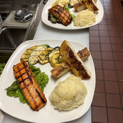 SILVER CREEK BAR AND GRILL, Winnemucca - Restaurant Reviews, Photos ...