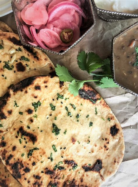Healthier Homemade Garlic Naan (vegetarian, no-yeast flat bread) - The ...