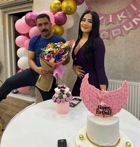 Melek Azad (FATMA DEMİR)'in Onlyfans Fotoğraf Galerisi