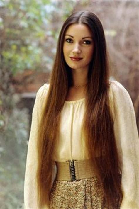 30 Photos of Jane Seymour When She Was Young