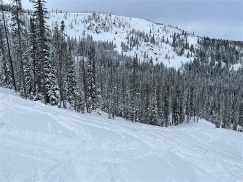 Lost Trail Powder Mountain Review - Ski North America's Best 100+ Resorts