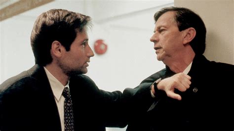 Poster X-Files saison 3 - Affiche 136 sur 320 - AlloCiné