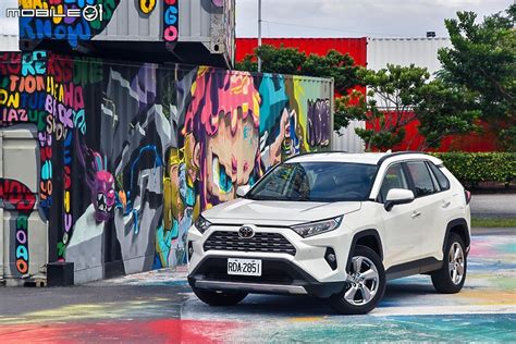 百萬內買大買小？Toyota「Corolla Cross Hybrid 旗艦型 vs. RAV4 2.0 豪華版」帶你看分明！ - Mobile01