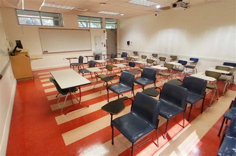 HMNSS 1402 | UCR Classrooms