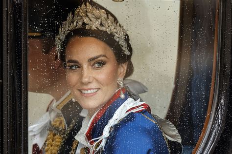 9 Unforgettable Tiara Moments from the Royals— Princess Diana Kate ...