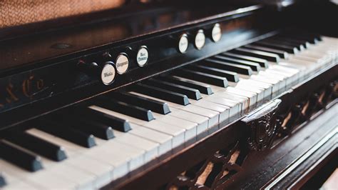 Download wallpaper 2560x1440 piano, keys, musical instrument, room ...