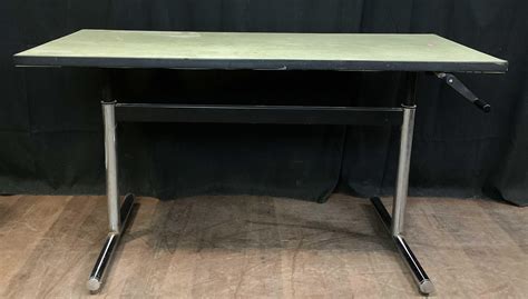 Work Adjustable Height Shop Table 的图像结果