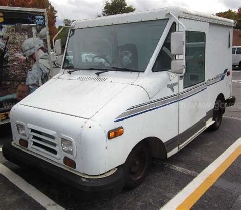 1992 GRUMMAN MAIL TRUCK LOT PP-1023 | GovDeals