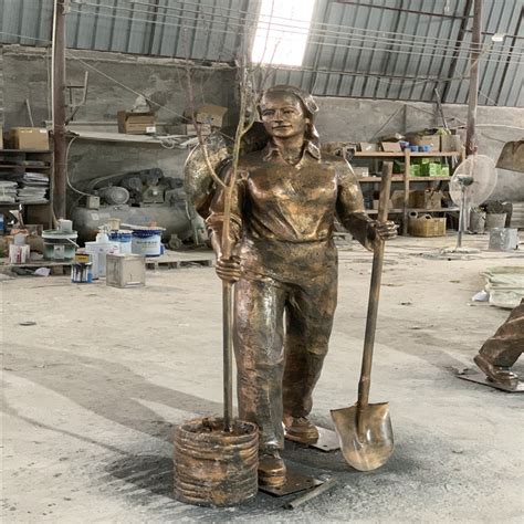 现货供应西方画家达芬奇雕像玻璃钢仿铜校园文化名人胸像头像雕塑-阿里巴巴