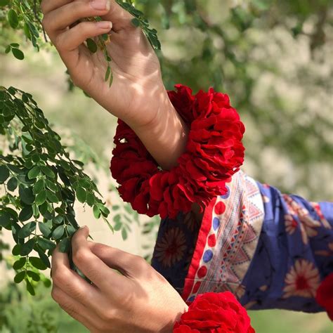 Buy Hand Gajra Online In India - Etsy India