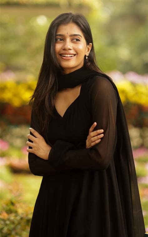 Find Your Perfect Outfit at Instore | Best Women Clothing Store