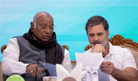 खरगे और राहुल का ग्रामीणों के नाम पत्र, काम के अधिकार को अब 'रेवड़ी ...