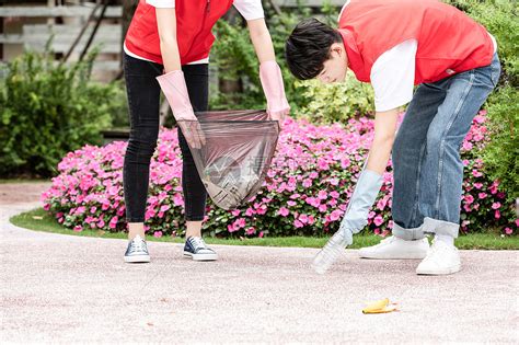【志愿服务】随手捡起垃圾，营造美丽校园-外国语学院