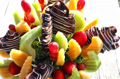 Edible Arrangements Delivers Fresh Fruit and Fall Fun to Your Table ...