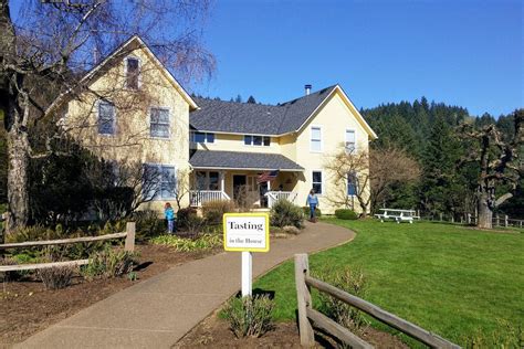 8 Must-Visit Willamette Valley Wineries | Wine Enthusiast