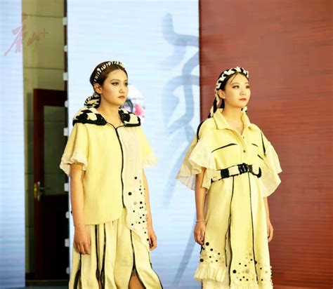 唐山学院时尚设计系2021届服装与服饰设计专业毕业展演举行