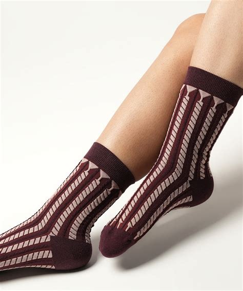 Yuqi Maroon | Women's Bold Socks - Theater – Theater.xyz