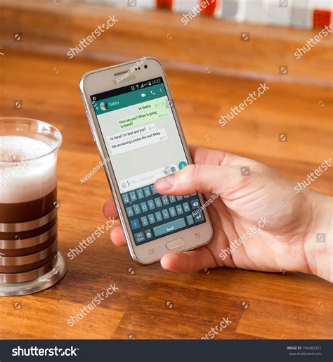 Kitchen Chat 的图像结果