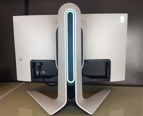 Alienware Monitor Review 的图像结果