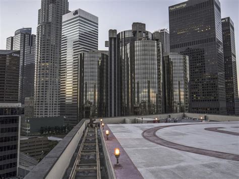 High-Rising Building 的图像结果