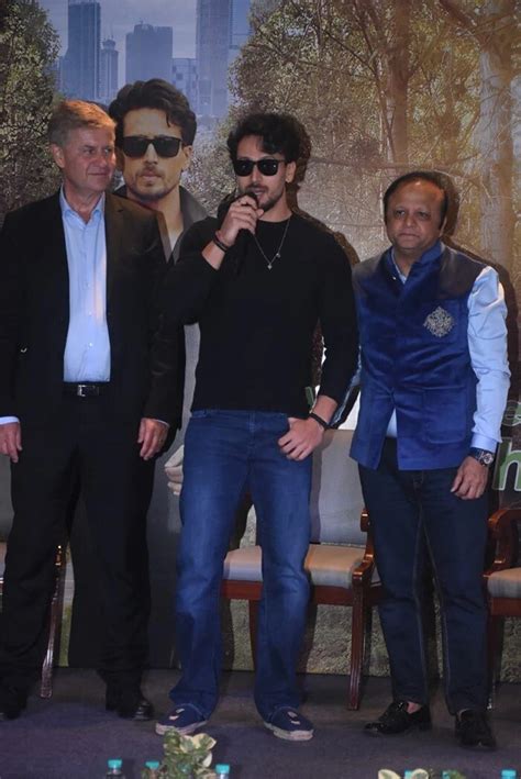 Actress Kriti And Actor Rajkumar Were Seen In A Cool Style: Photos ...