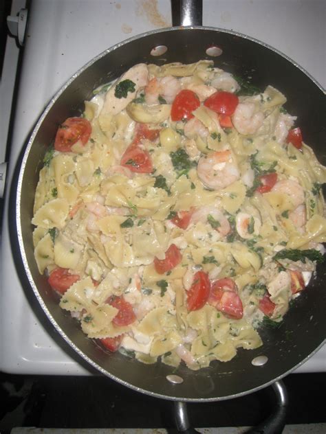 Chicken and Shrimp Alfredo Pasta | Lean eating, Chicken and shrimp ...