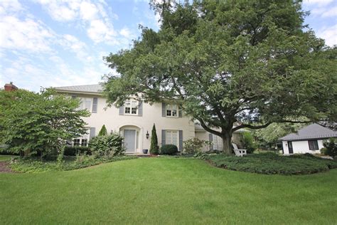 8130 S Park Ave, Burr Ridge, IL 60527 - See Est. Value, Schools & More