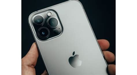 iPhone 15 Could Finally Get Periscope Camera With Folding Lenses