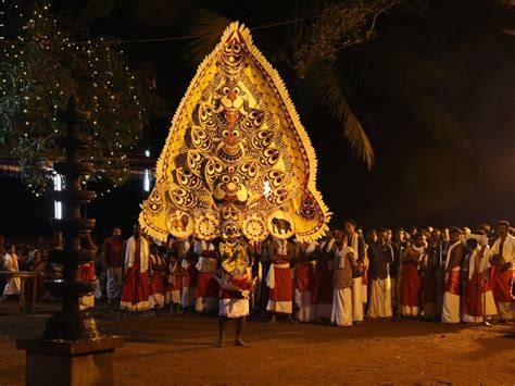 Bhairavi Kolam in Padayani Art form | Various Padayani Kolams in Kerala ...